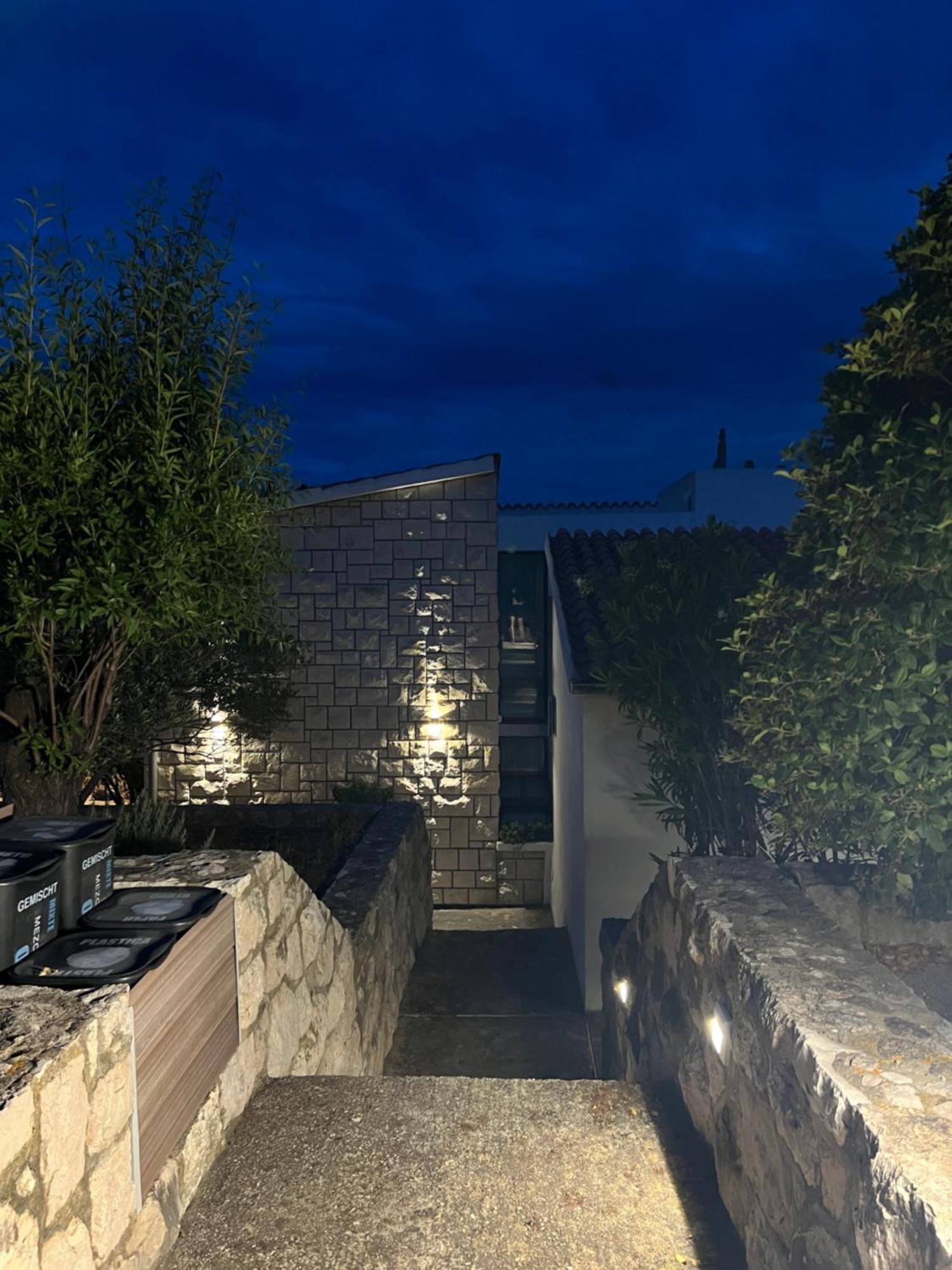 Villa Hosta Apartments Хвар Экстерьер фото