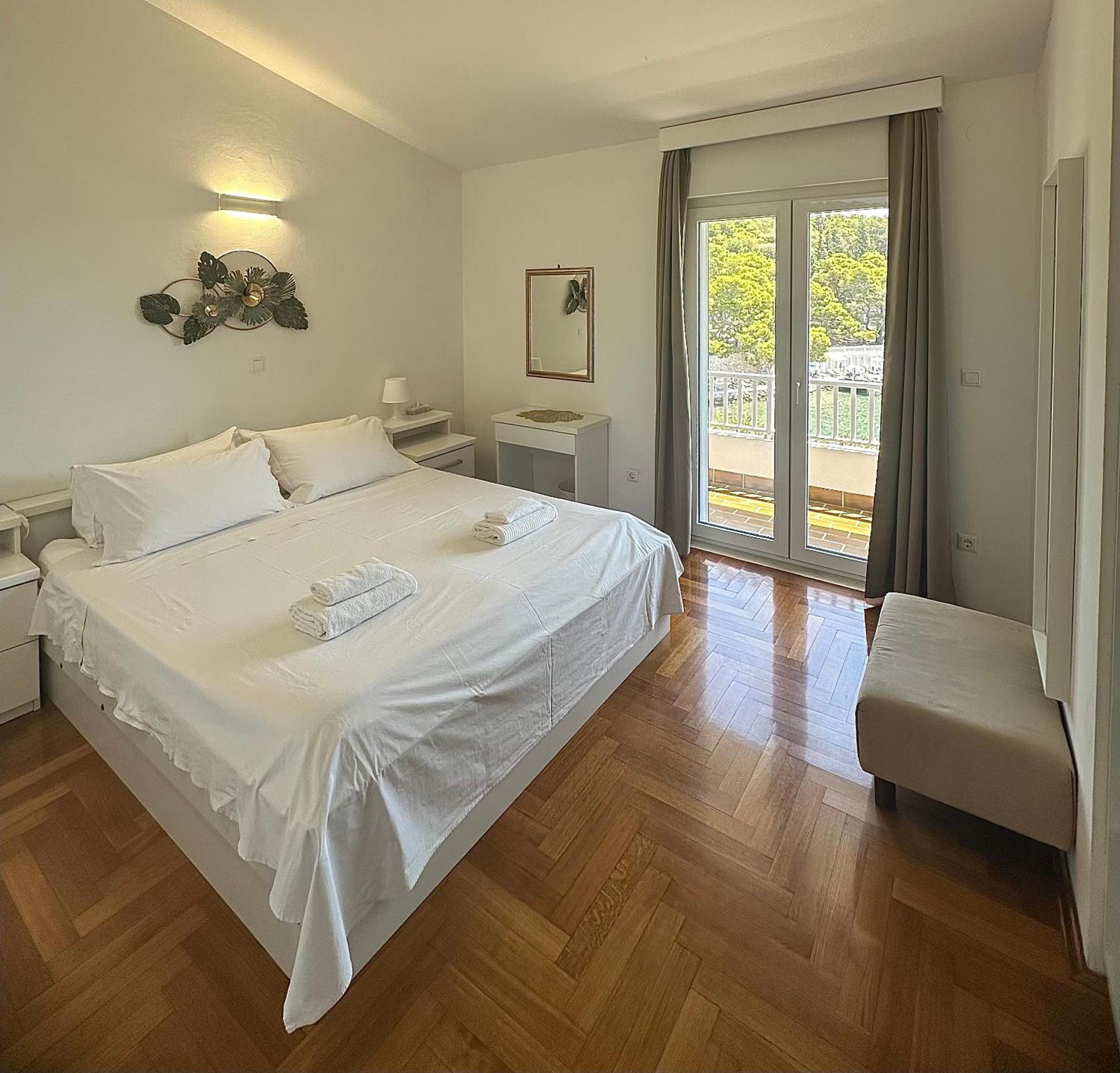 Villa Hosta Apartments Хвар Экстерьер фото